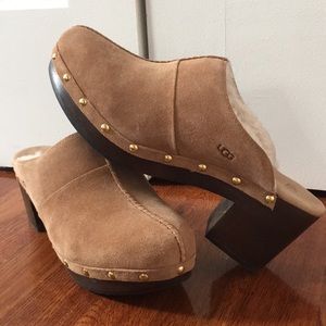 BARELY WORN UGG clogs